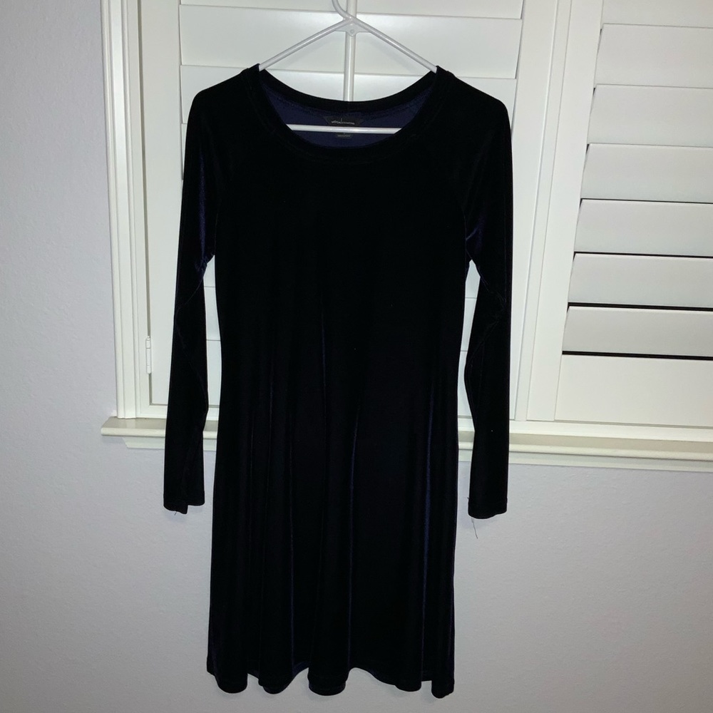 Moda international blue velvet dress